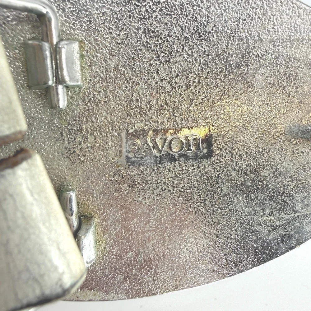VINTAGE 1970 AVON Horse Saddle Oval Western Style Belt Buckle white Leather Belt